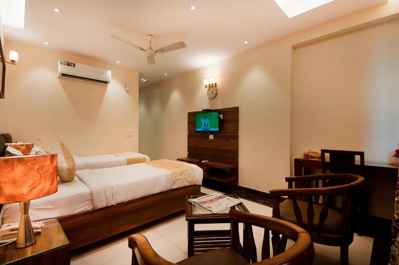 Imperial Apartments Huda City Gurgaon Exteriör bild