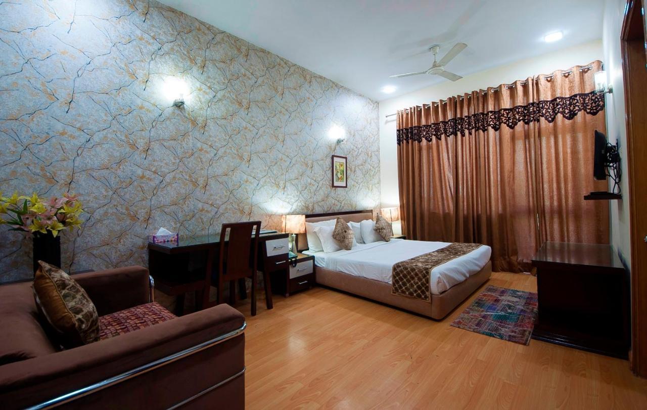 Imperial Apartments Huda City Gurgaon Exteriör bild