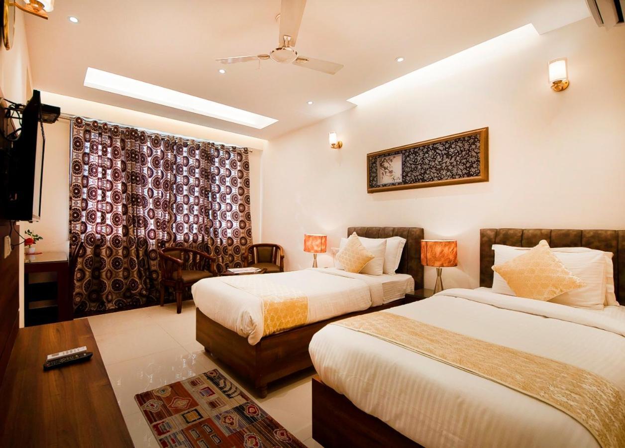 Imperial Apartments Huda City Gurgaon Exteriör bild