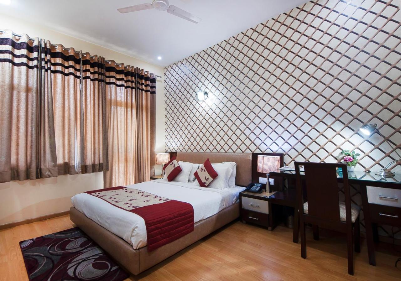 Imperial Apartments Huda City Gurgaon Exteriör bild