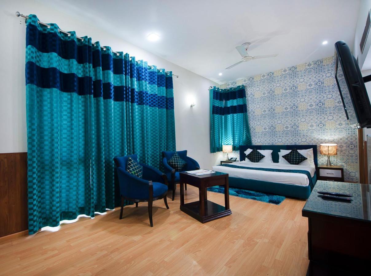 Imperial Apartments Huda City Gurgaon Exteriör bild